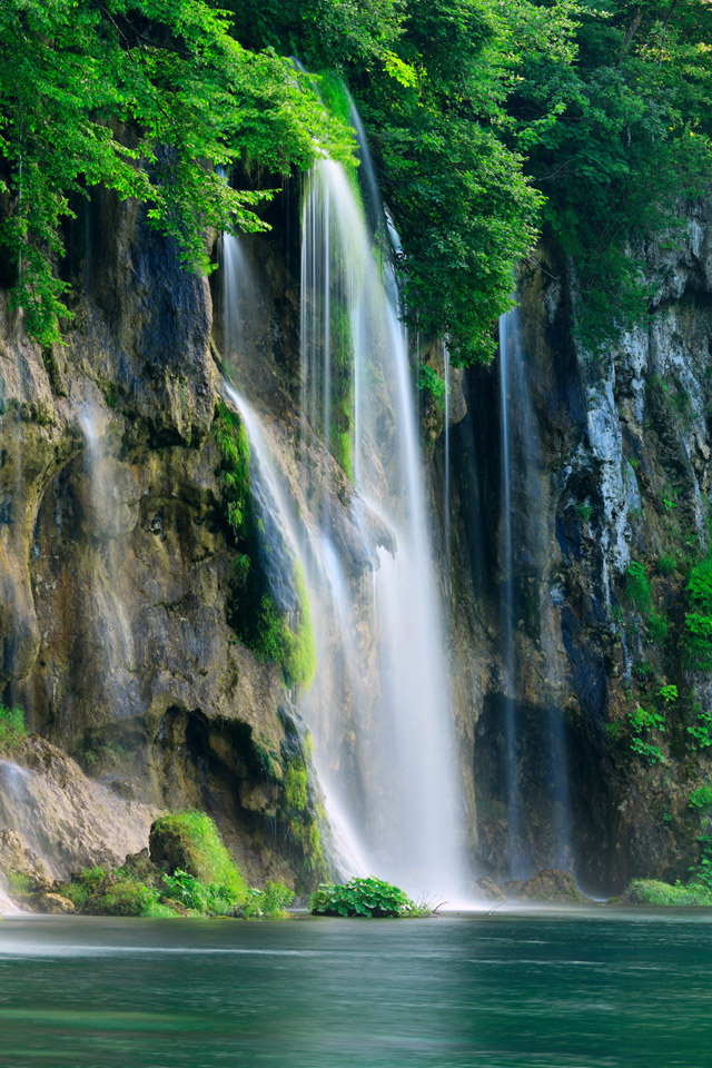 Waterfalls Wallpaper