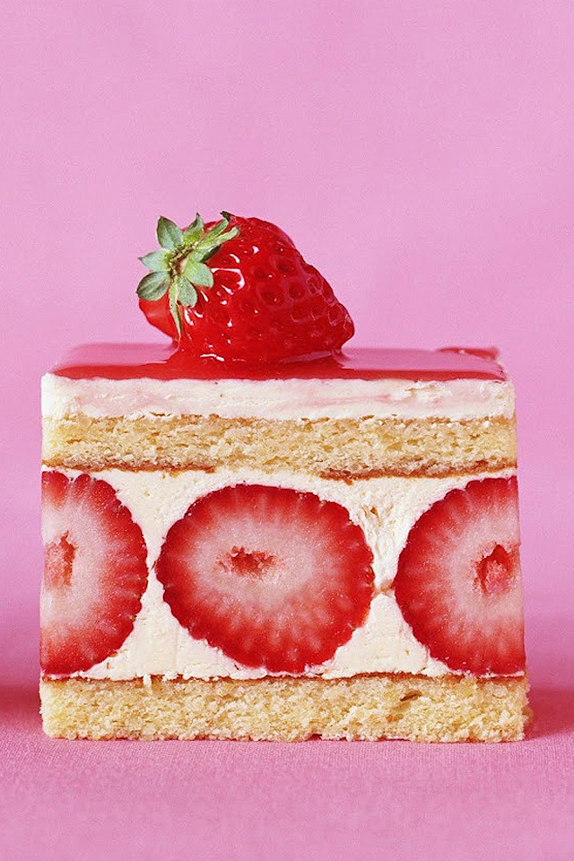 Strawberry Cake Wallpaper