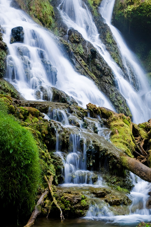 Serene Waterfall Wallpaper