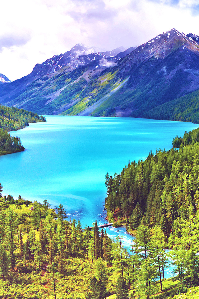 Glacial Lake Wallpaper