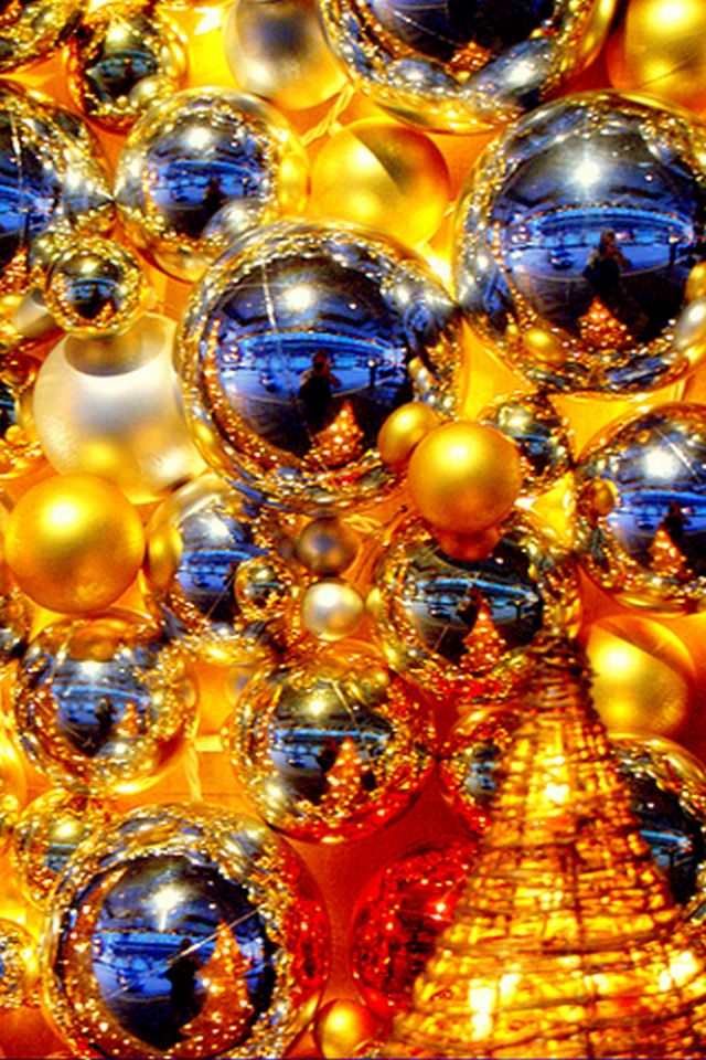 Christmas Ball Ornament Wallpaper
