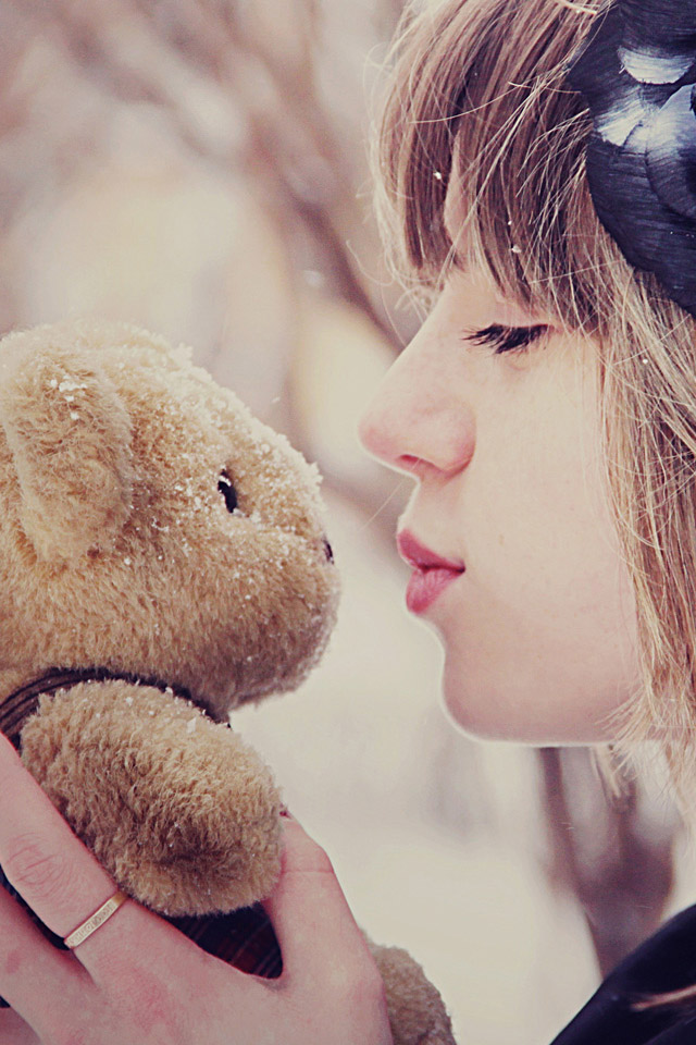 Girl and Teddy Wallpaper